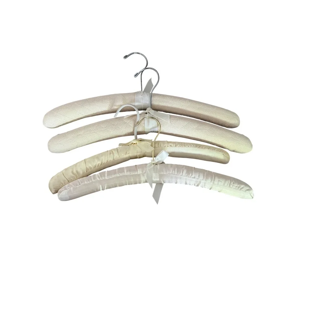 Vintage Padded Hangers Set of 4 Ivory Satin Textured Fabric Bow Accents Cream